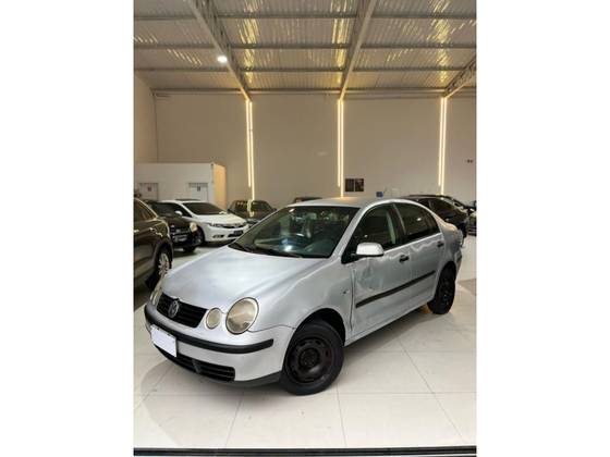 VOLKSWAGEN POLO SEDAN 1.6 8V GASOLINA 4P MANUAL